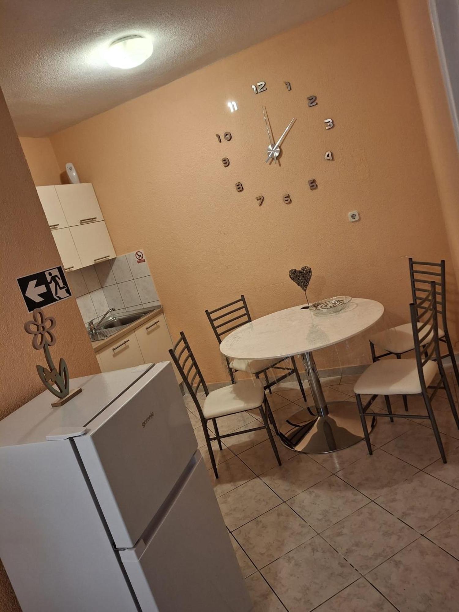 Apartment Mirjana *